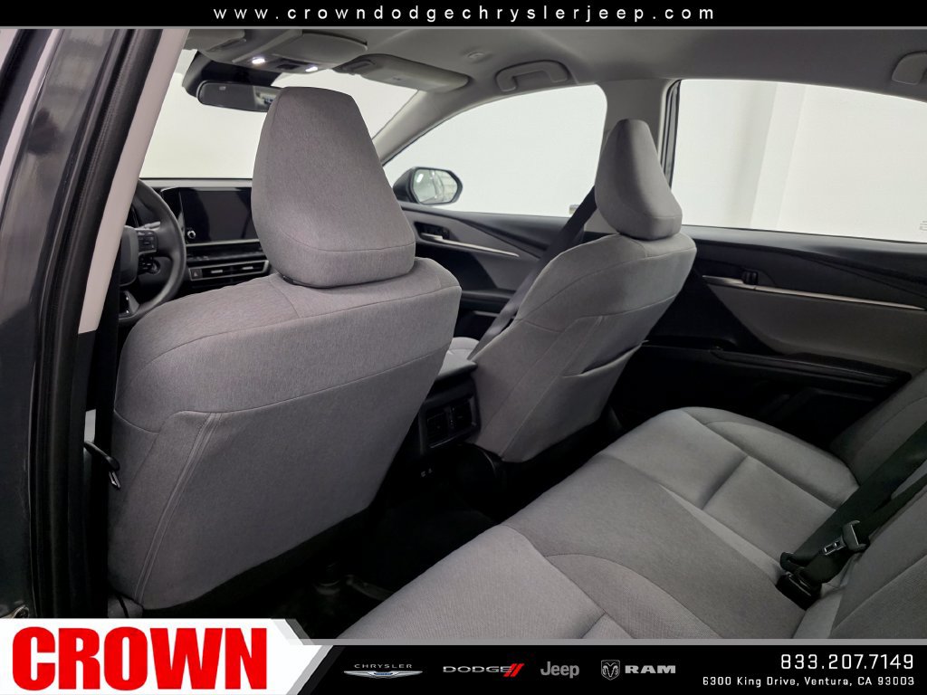 Used 2025 Toyota Camry LE FWD image 17