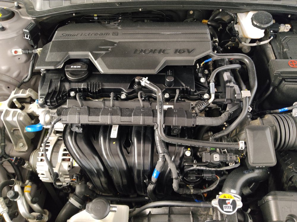 Used 2025 Hyundai Elantra Sport FWD image 30