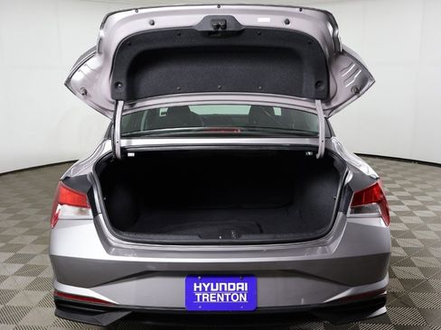 Used 2023 Hyundai Elantra SEL w/ Convenience Package image 15