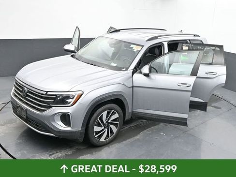 Used 2024 Volkswagen Atlas SE AWD/4WD image 43