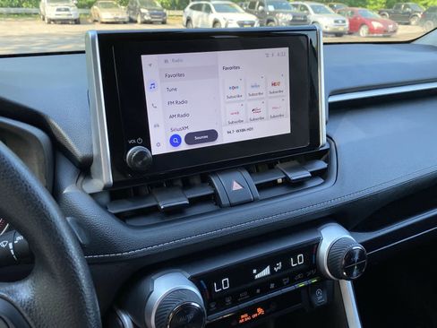 Used 2025 Toyota RAV4 XLE AWD/4WD image 29