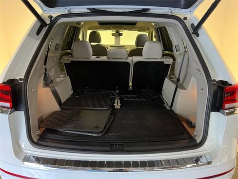Certified 2021 Volkswagen Atlas SEL Premium image 5