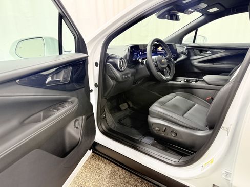 Used 2024 Chevrolet Blazer EV LT image 12