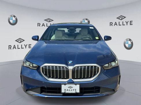 Used 2026 BMW 530i xDrive w/ Premium Package AWD/4WD image 2