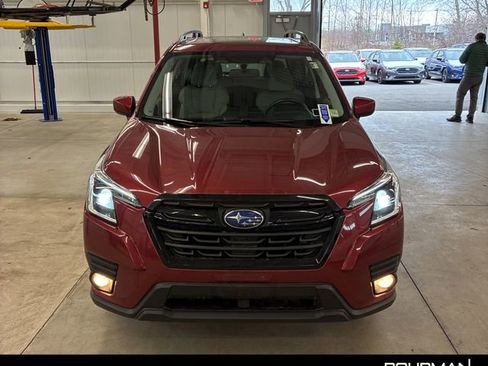 Used 2022 Subaru Forester Premium image 8