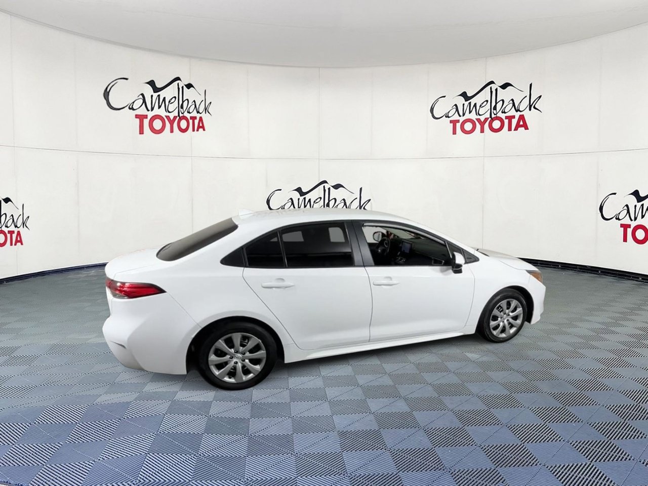 Used 2026 Toyota Corolla LE w/ Carpet Mat Package (TMS) FWD image 3