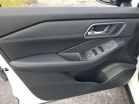 Certified 2026 Nissan Rogue Platinum w/ Platinum Premium Package image 10