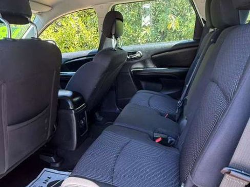 Used 2018 Dodge Journey SE FWD image 5