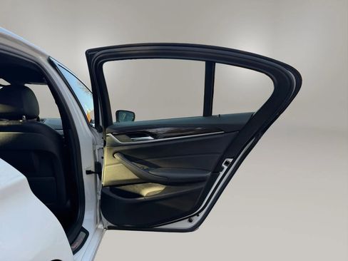 Used 2018 BMW 530i xDrive 530i xDrive Sedan 4D image 37