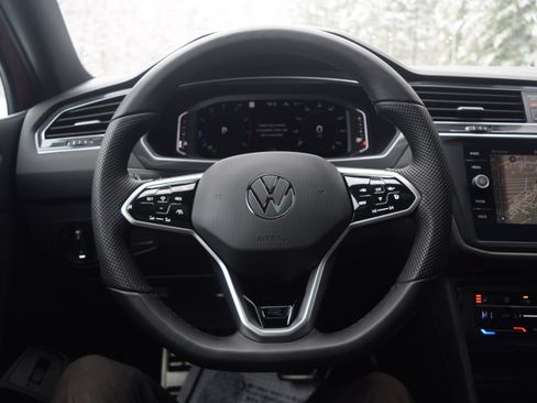 Used 2024 Volkswagen Tiguan SEL R-Line image 6