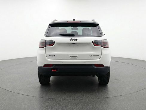 Used 2025 Jeep Compass Trailhawk image 6