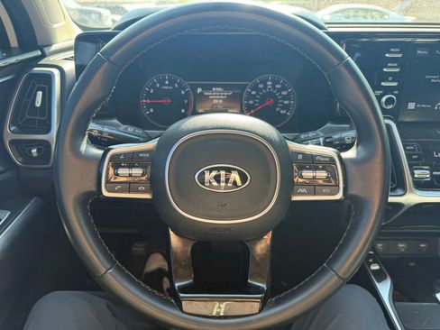 Used 2021 Kia Sorento S w/ Panoramic Sunroof Package image 18