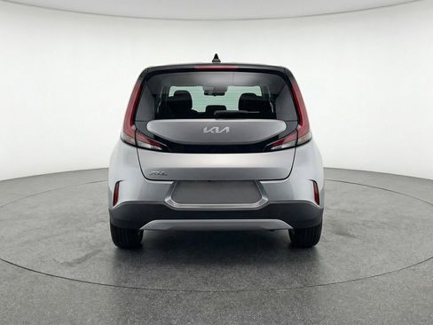 Used 2025 Kia Soul FWD image 7