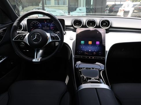 Used 2025 Mercedes-Benz C 300 Sedan image 25