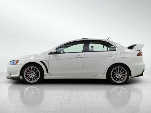 Used 2014 Mitsubishi Lancer Evolution GSR image 2