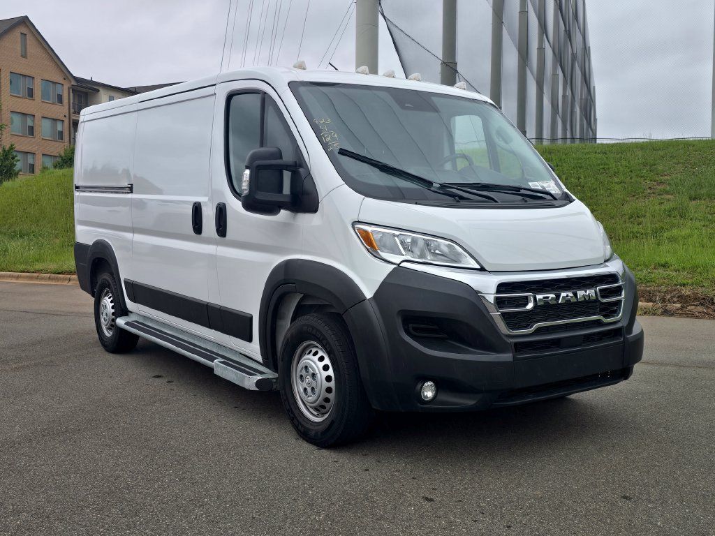 Used 2025 RAM ProMaster 2500 w/ U-Haul Equipment Group FWD image 32