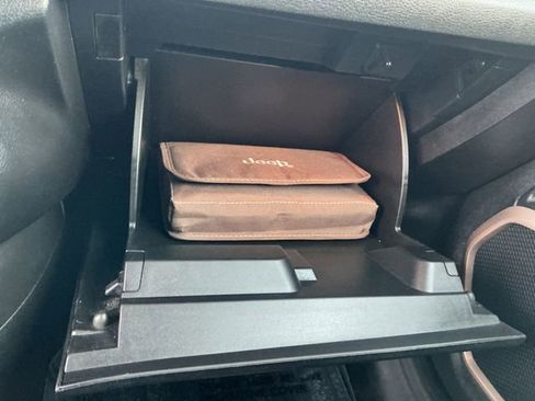 Used 2017 Jeep Renegade Latitude image 35