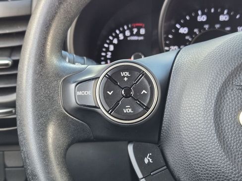 Used 2015 Kia Soul + image 32