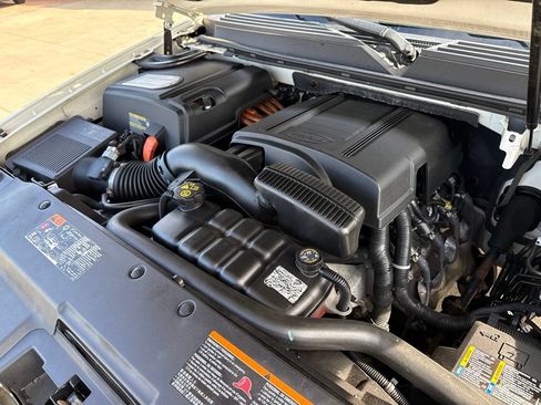 Used 2011 Cadillac Escalade 4WD Hybrid image 51
