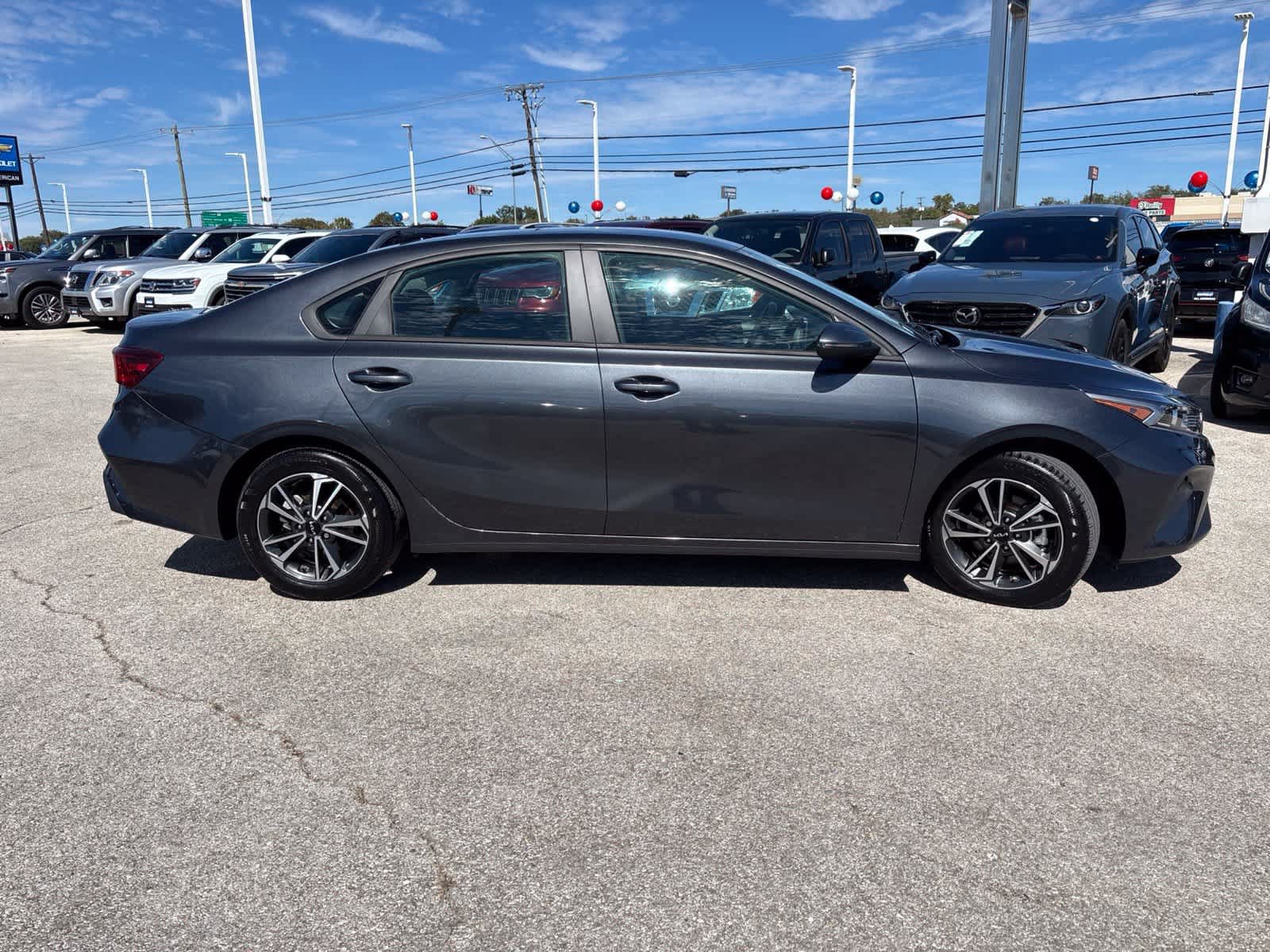 Used 2024 Kia Forte LXS w/ LXS Technology Package FWD image 4