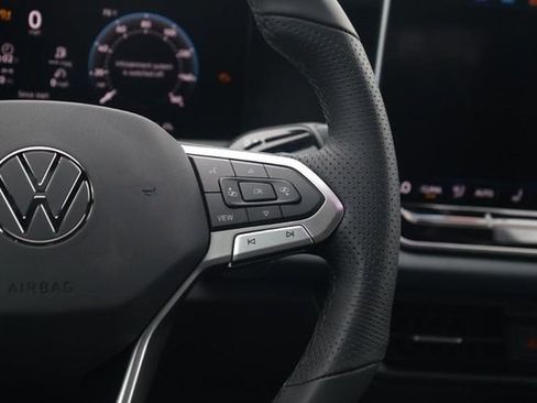 New 2026 Volkswagen Tiguan SE R-Line AWD/4WD image 9