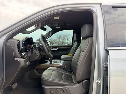 Used 2025 Chevrolet Silverado 1500 High Country image 7