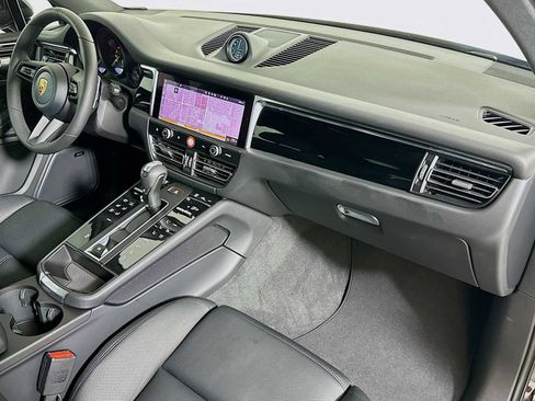 New 2026 Porsche Macan image 30