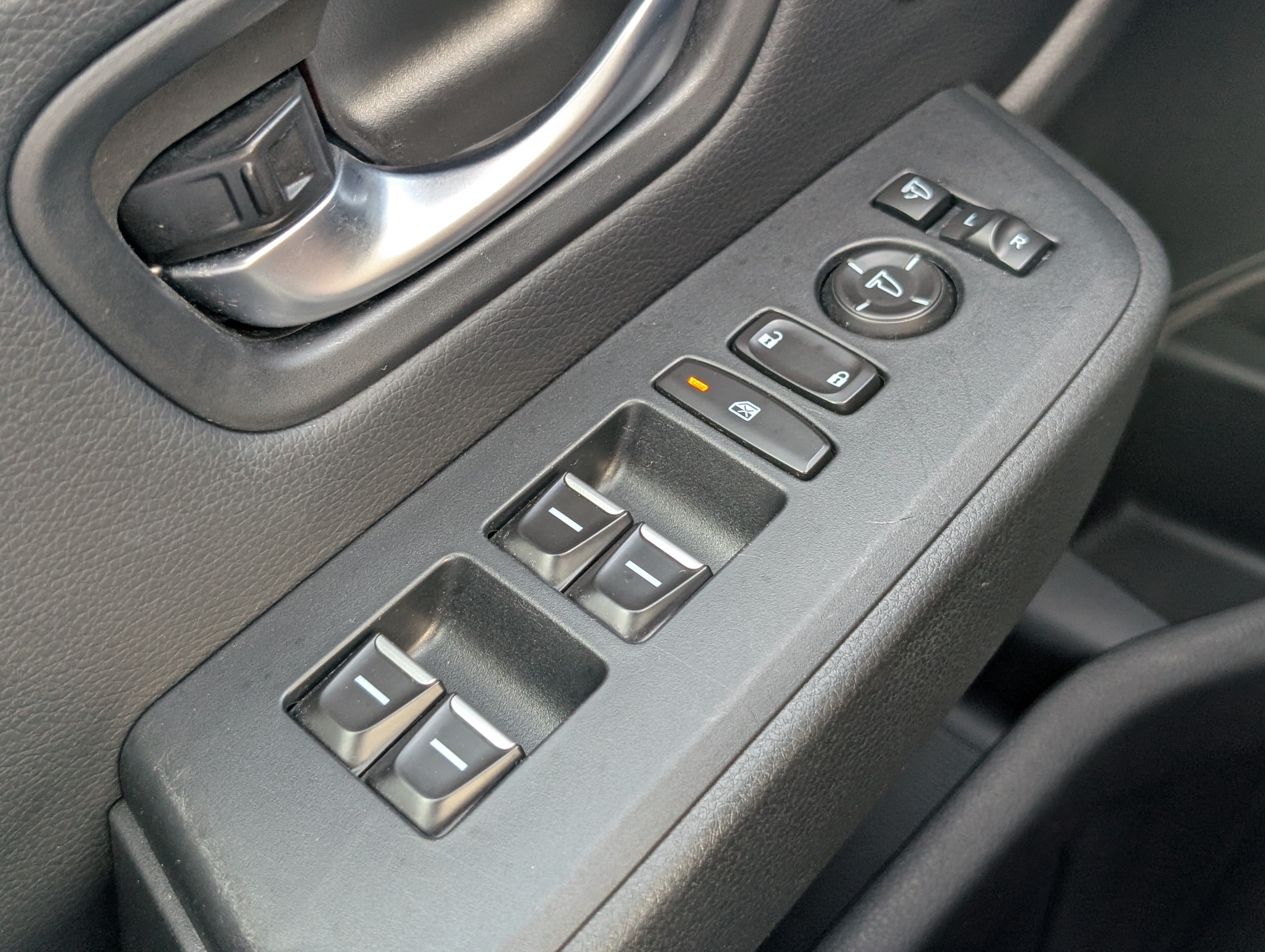 Used 2025 Honda Pilot TrailSport image 24