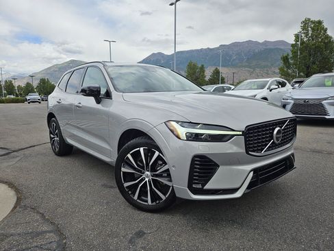 Used 2023 Volvo XC60 T8 Plus w/ Climate Package AWD/4WD image 3