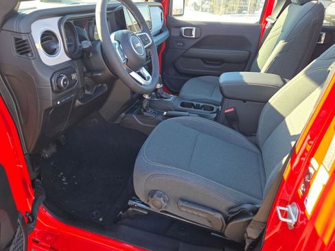 Certified 2025 Jeep Wrangler Unlimited Sahara w/ Safety Group image 23