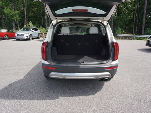 Used 2021 Kia Telluride S FWD image 15