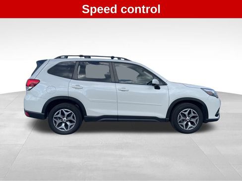 Used 2024 Subaru Forester Premium image 7