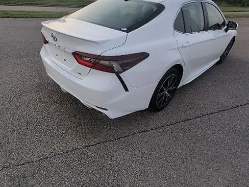 Used 2024 Toyota Camry SE FWD image 5