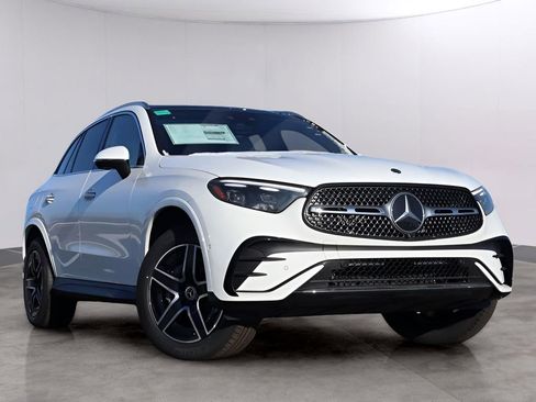 Used 2026 Mercedes-Benz GLC 300 4MATIC image 1