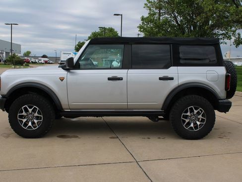 Used 2022 Ford Bronco Badlands AWD/4WD image 16