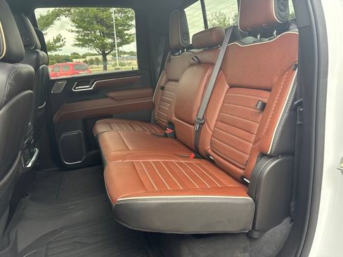 Used 2024 GMC Sierra 3500 Denali Ultimate AWD/4WD image 18