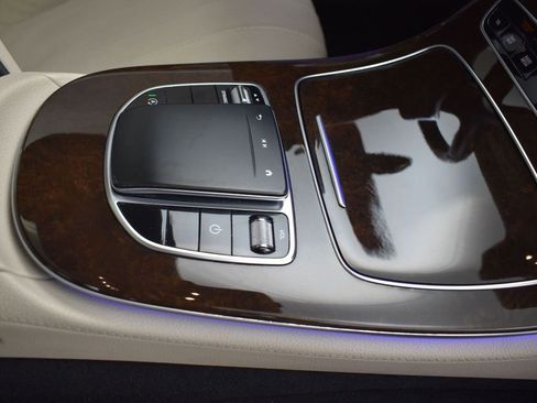 Used 2021 Mercedes-Benz E 350 Sedan image 24
