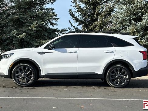 Used 2022 Kia Sorento SX Prestige w/ Rust Color Package image 7