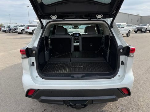 Used 2022 Toyota Highlander XLE image 20