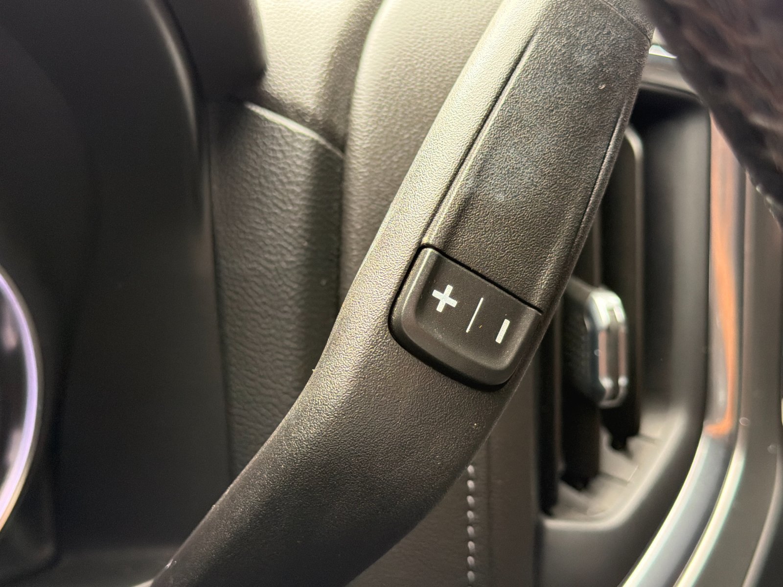 Used 2022 Chevrolet Silverado 1500 LT RWD image 27