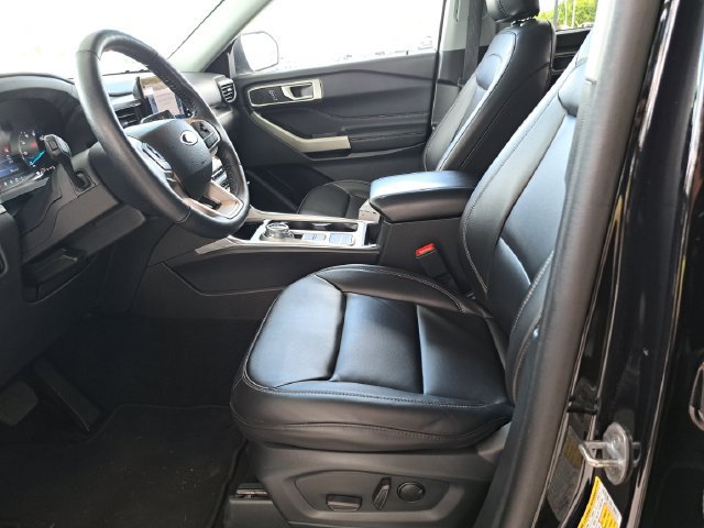 Used 2024 Ford Explorer XLT w/ Equipment Group 202A RWD image 24