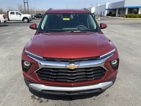 Used 2025 Chevrolet TrailBlazer LT image 3