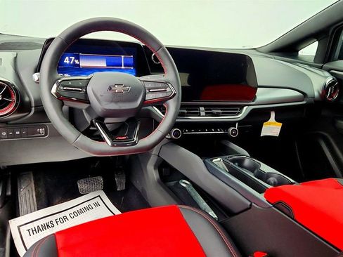 Used 2025 Chevrolet Equinox EV RS image 11