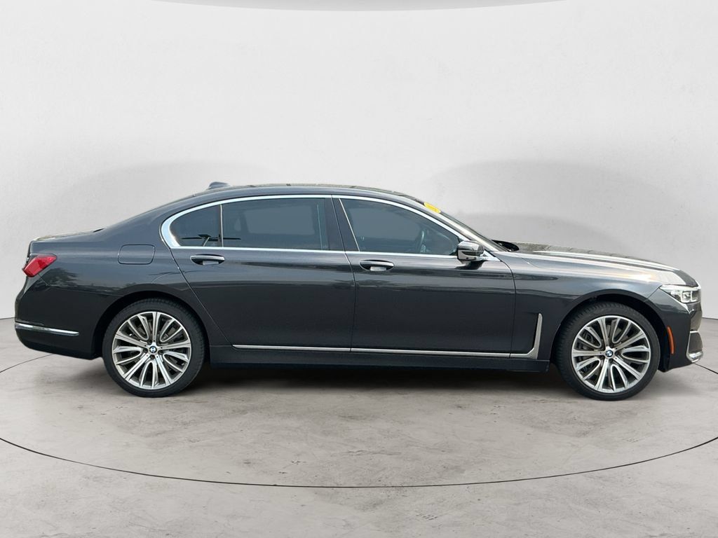 Used 2022 BMW 750i xDrive w/ Luxury Rear Seating Package AWD/4WD image 4