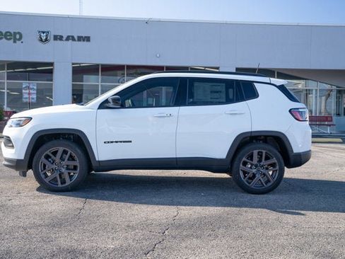 New 2026 Jeep Compass Latitude image 2