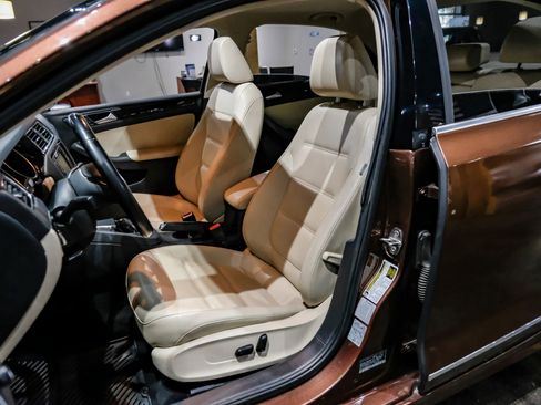 Used 2017 Volkswagen Jetta SEL image 32