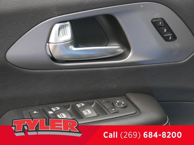 New 2027 Chrysler Pacifica Select FWD image 20