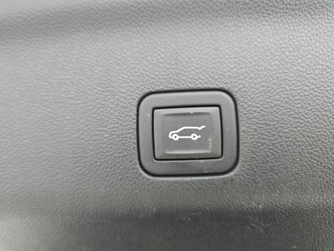 Used 2024 Chevrolet Suburban RST w/ Luxury Package image 14