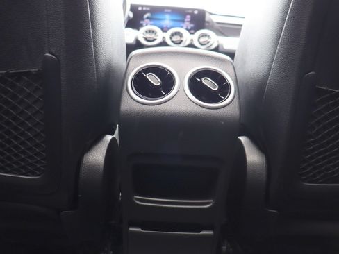 Used 2023 Mercedes-Benz GLB 250 4MATIC w/ Premium Package image 37