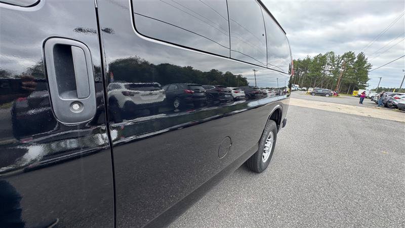 Used 2015 Chevrolet Express 2500 LS RWD image 17